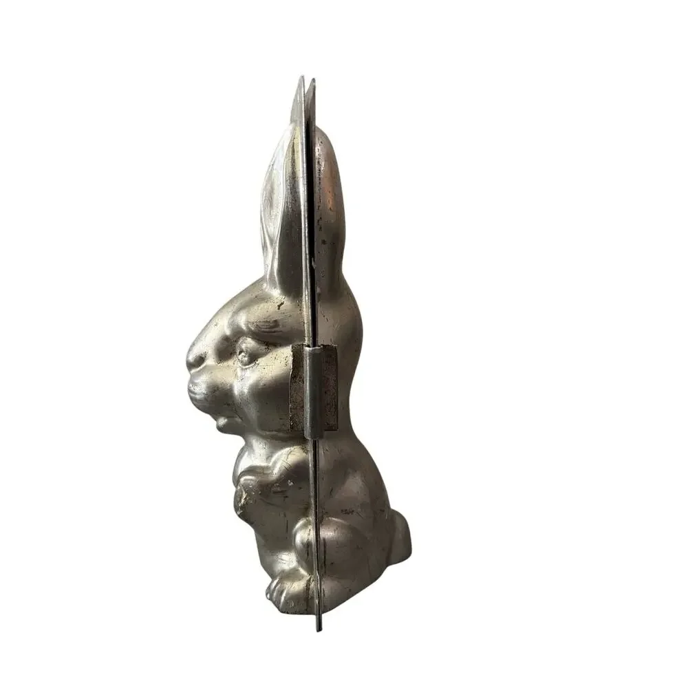 Antique Vintage Easter BUNNY RABBIT SITTING ON HIND LEGS Chocolate Mold. #286